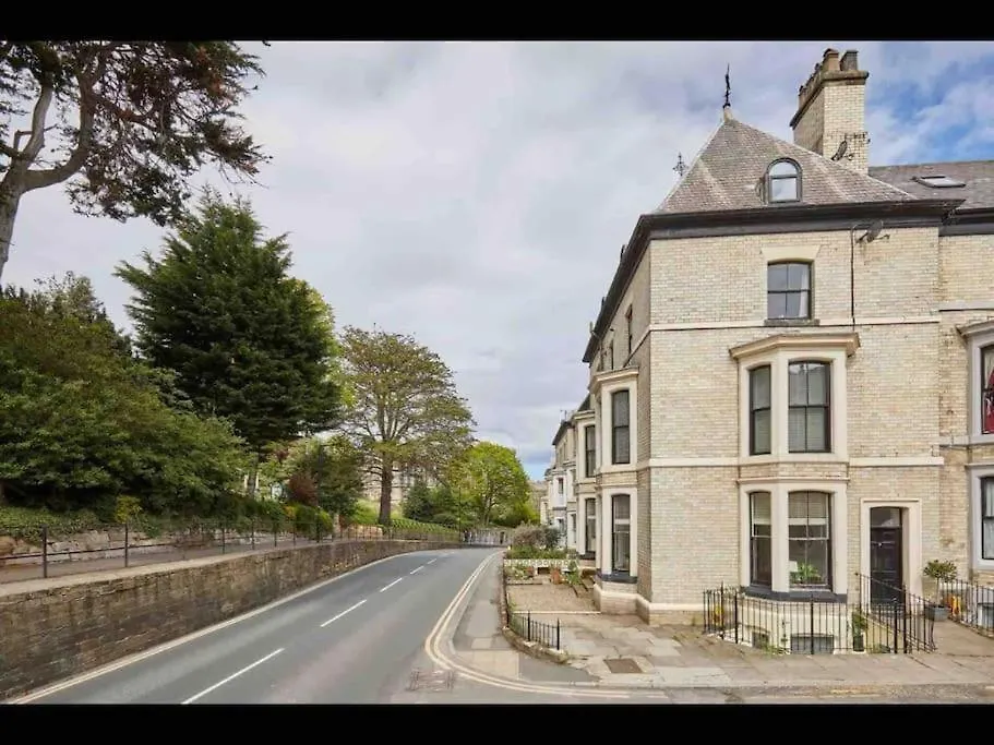 No9 By The Park, Whitby Apartment